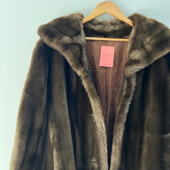 Vintage Faux Fur Coat - Picture 4 of 6
